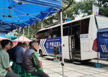 Antrean Mengular di SIM Keliling Bandung, Warga Padati Layanan Perpanjangan SIM