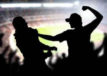 Bentrokan Suporter Usai Laga Persib vs Persija di Karawang Viral, Polisi-TNI Turun Tangan Amankan Situasi