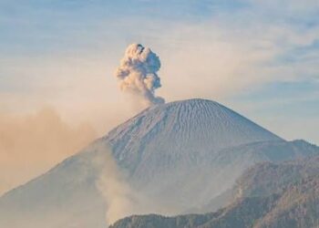 Semeru “Bangun” Lagi! Enam Kali Erupsi Beruntun, Kolom Letusan Capai 800 Meter