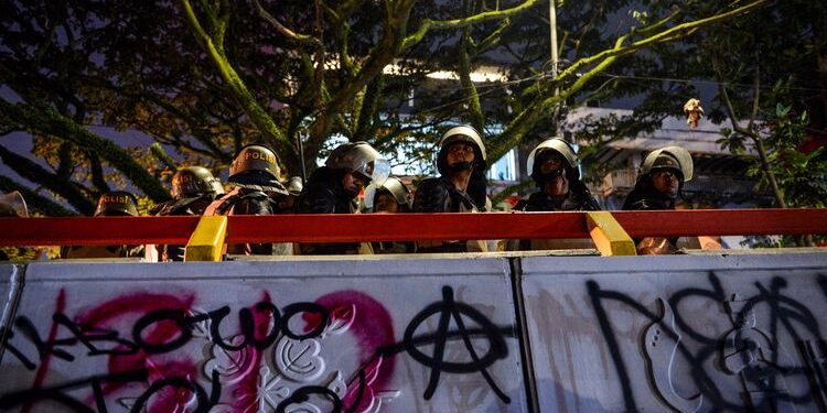 Aksi May Day 2026 di Bandung Berakhir Ricuh, Polisi Sebut Kelompok Anarko Bukan Bagian Massa Buruh