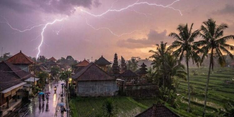 Viral di Media Sosial! BMKG Peringatkan Cuaca Ekstrem, Hujan Deras dan Petir Diprediksi Melanda Sejumlah Kota