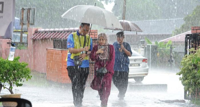 BMKG Peringatkan Potensi Hujan Lebat dan Angin Kencang di Sejumlah Wilayah Indonesia, Masyarakat Diminta Waspada Ancaman Bencana Hidrometeorologi