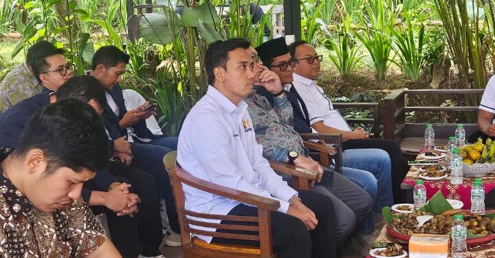 ketua kadin kabupaten bandung dorong sinergi dunia usaha melalui forum bisnis pada pelantikan dpd hippi